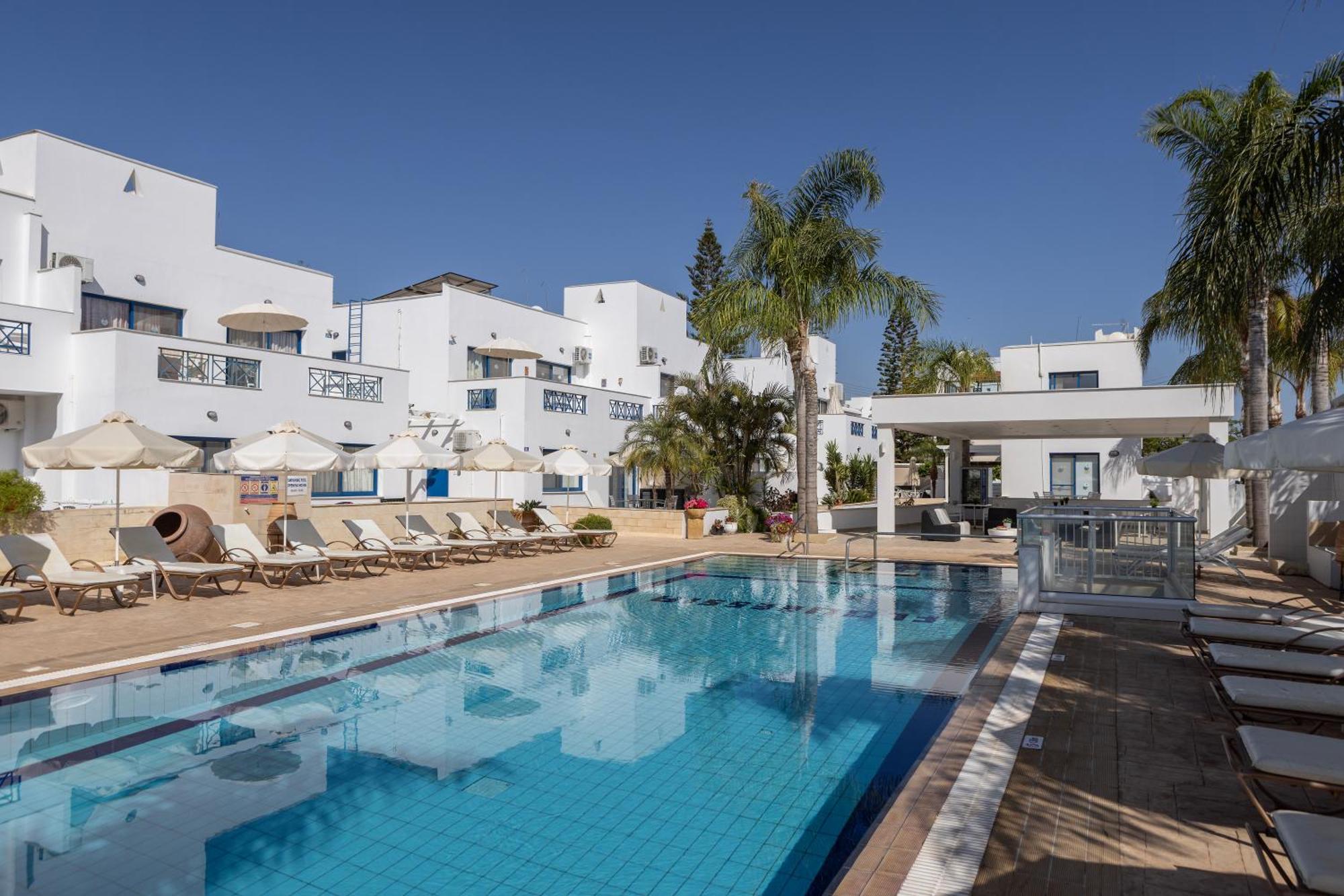 Flouressia Gardens Aparthotel Protaras Exterior photo