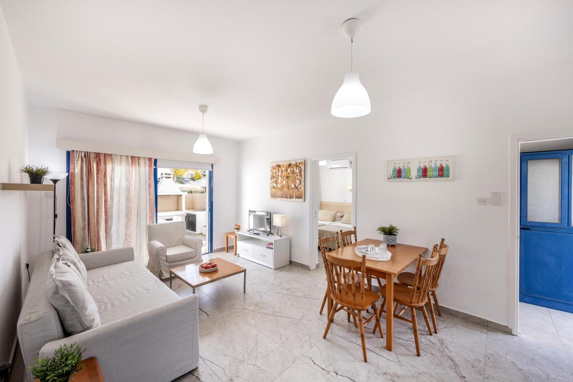 Flouressia Gardens Aparthotel Protaras Exterior photo