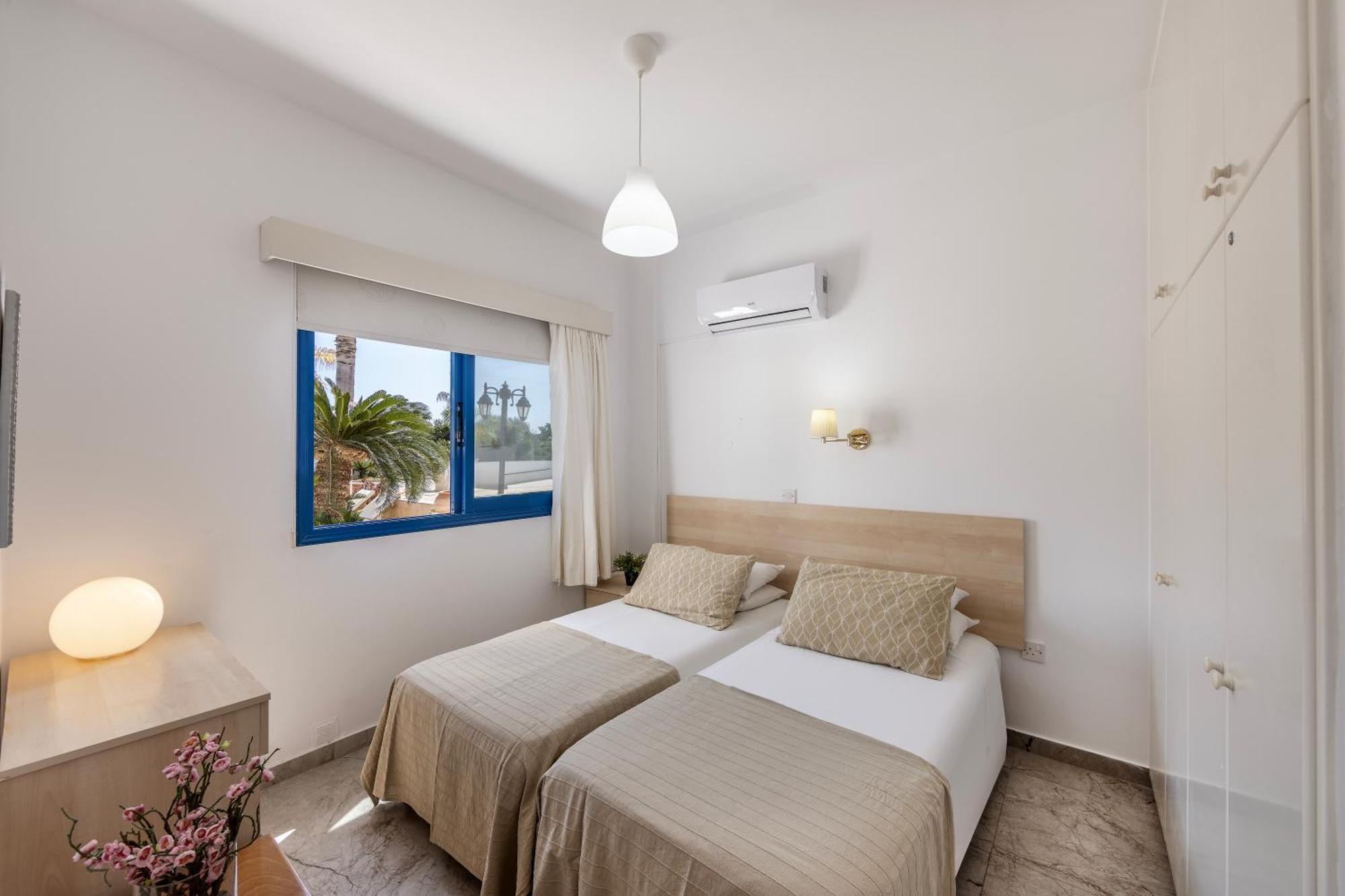 Flouressia Gardens Aparthotel Protaras Exterior photo
