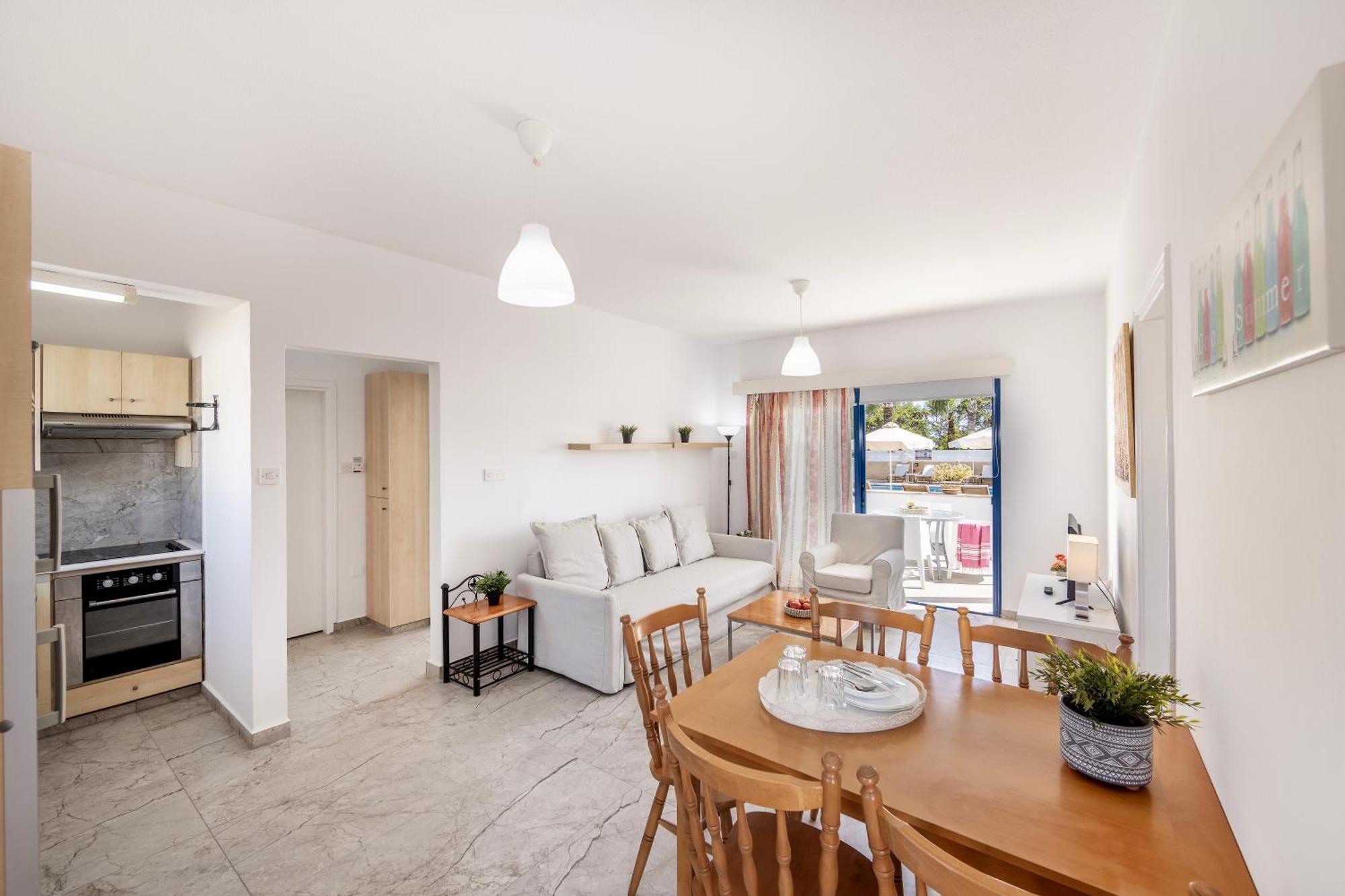 Flouressia Gardens Aparthotel Protaras Exterior photo