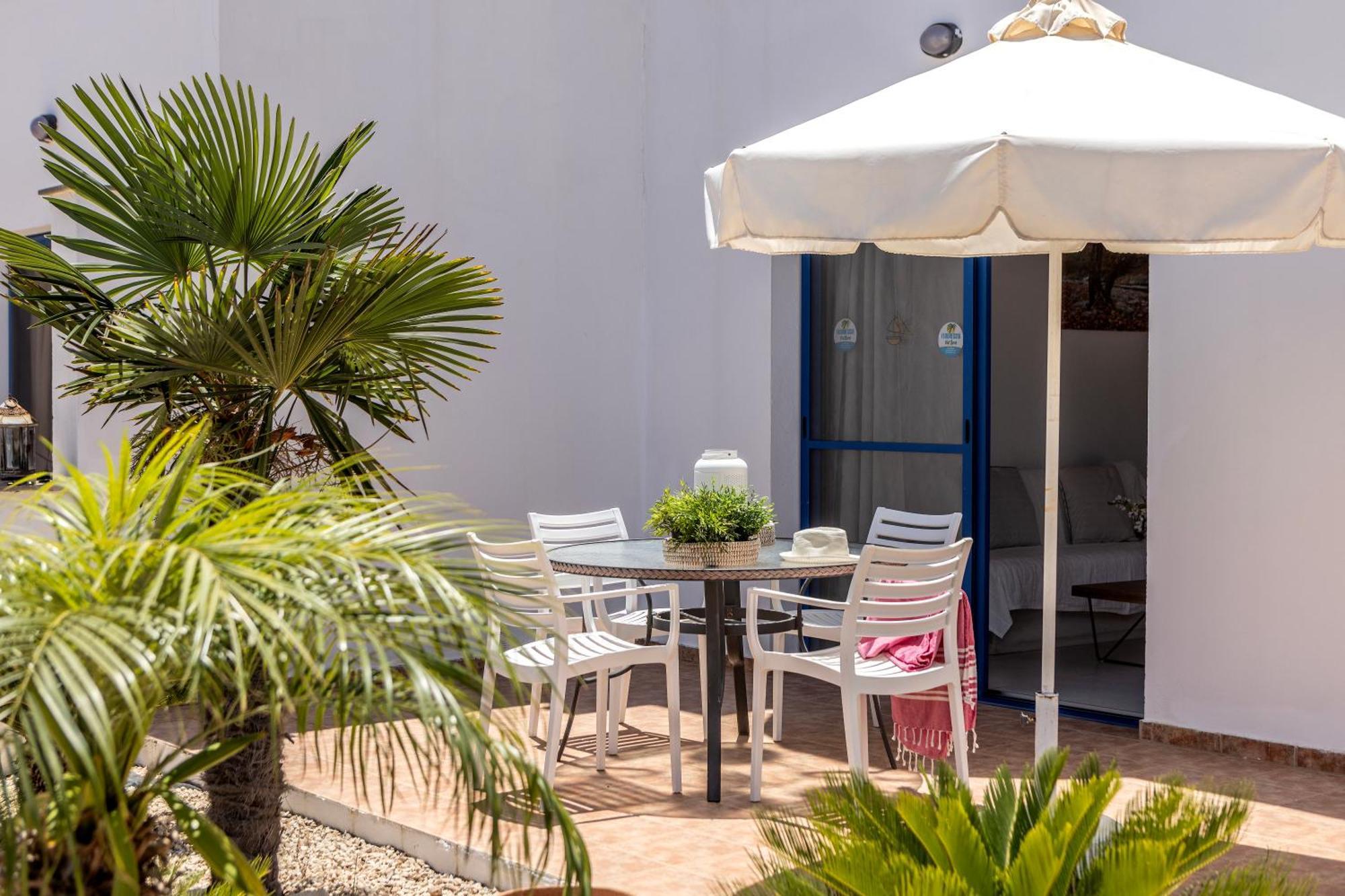 Flouressia Gardens Aparthotel Protaras Exterior photo