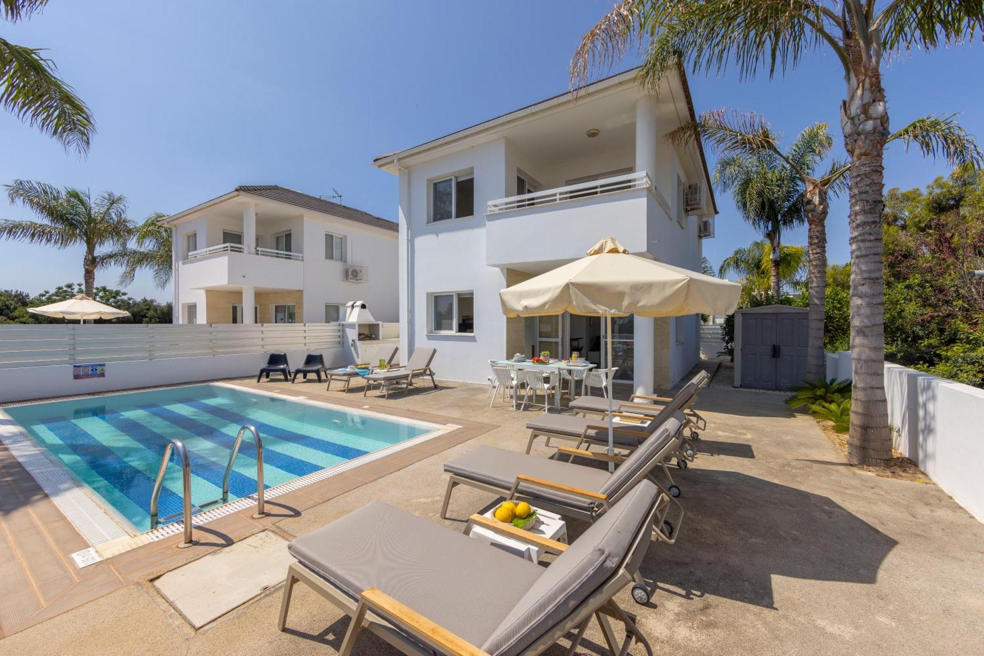 Flouressia Gardens Aparthotel Protaras Exterior photo