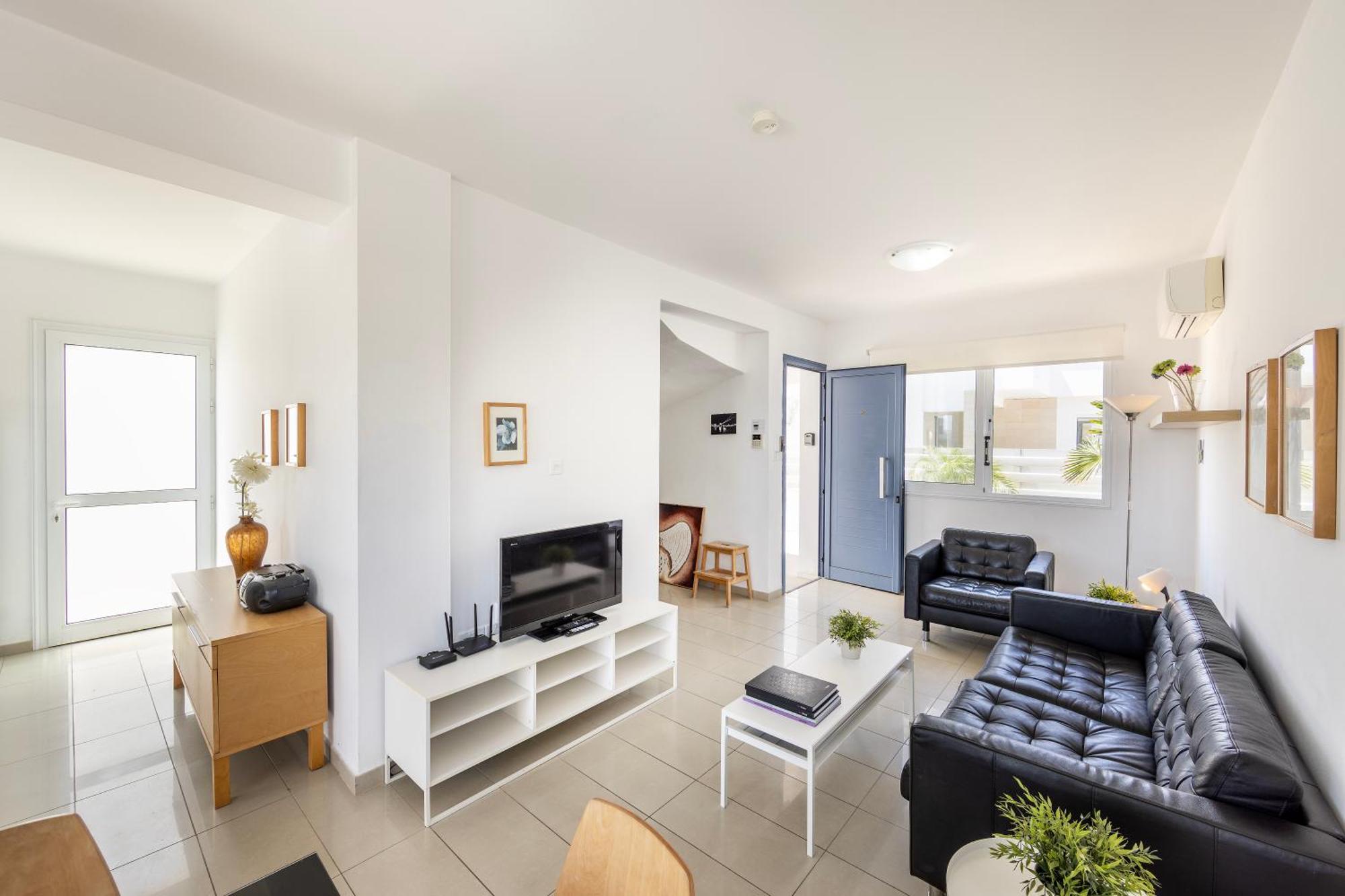 Flouressia Gardens Aparthotel Protaras Exterior photo