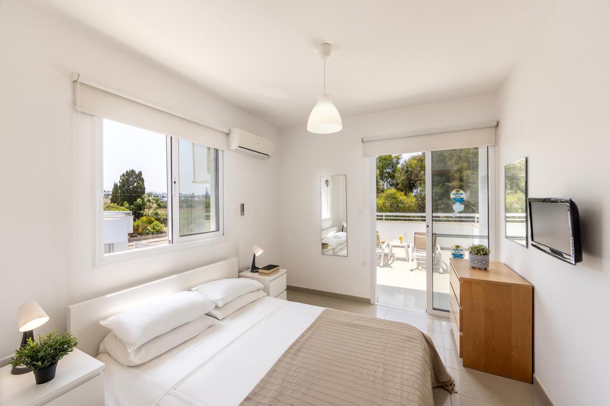 Flouressia Gardens Aparthotel Protaras Exterior photo