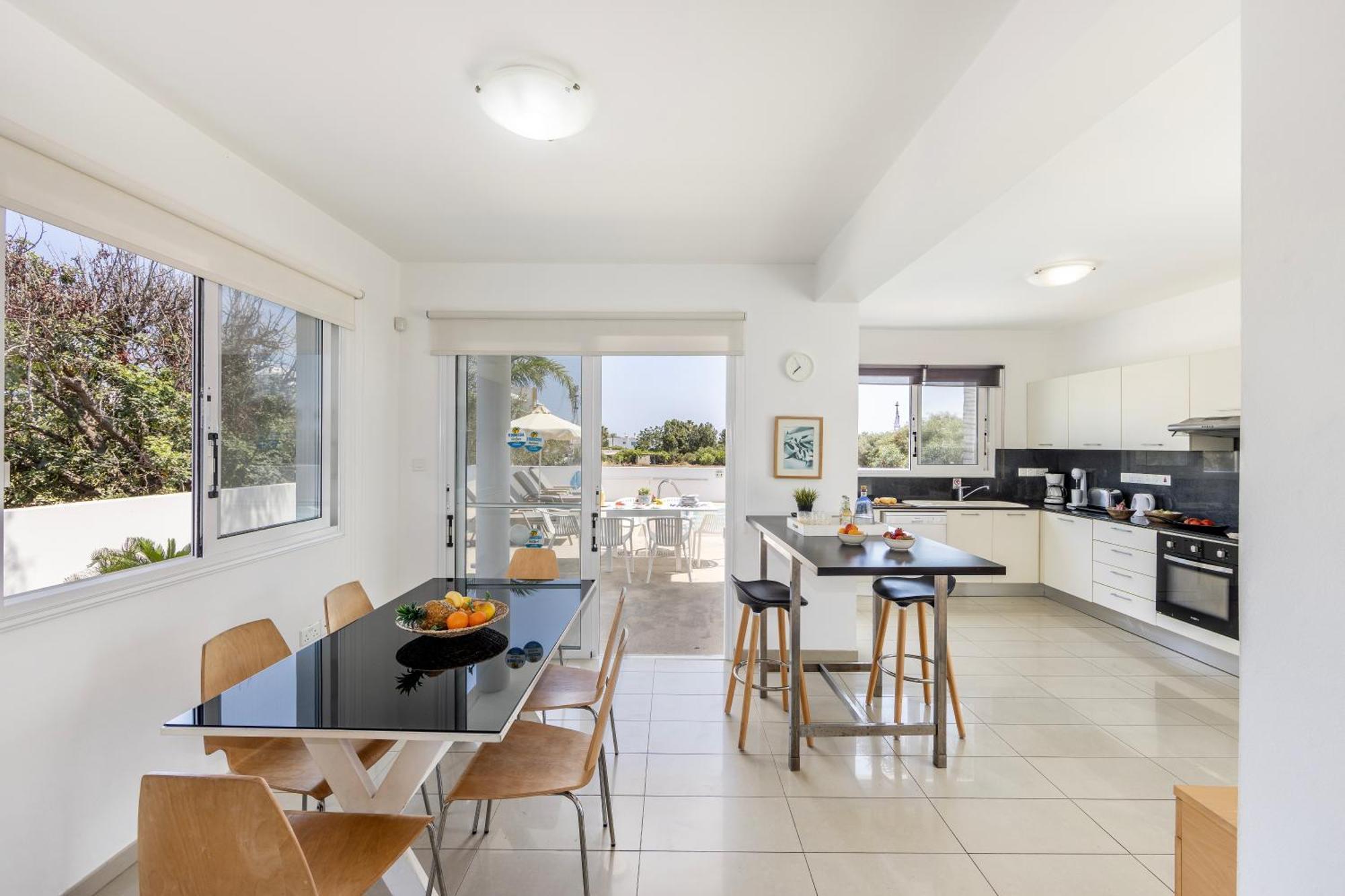 Flouressia Gardens Aparthotel Protaras Exterior photo